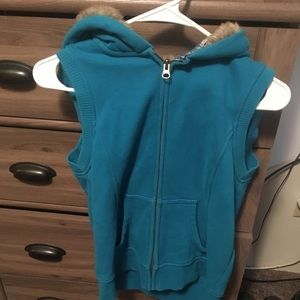 Winter vest fur hood